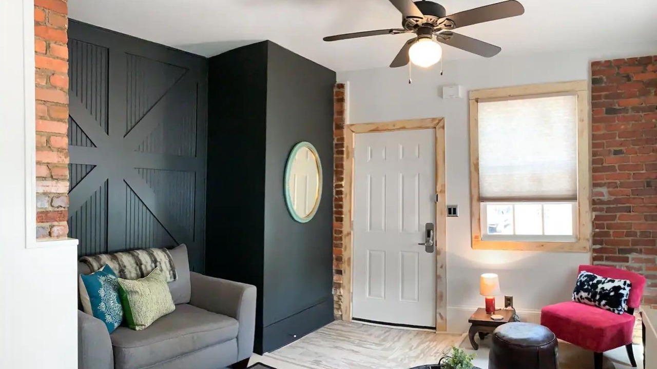 Photo of Livingroom in Savannah Victorian District
