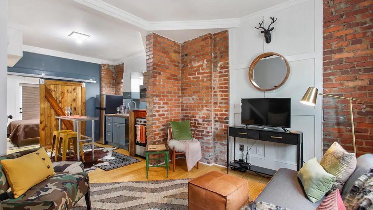 Photo of Bedroom in Savannah Victorian District