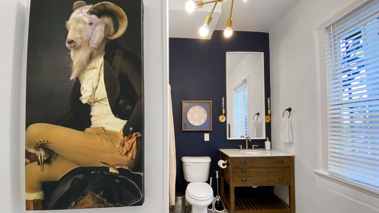 Photo of Bathroom in Savannah Victorian District