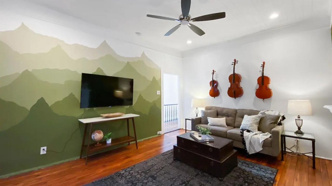 Photo of Livingroom in Savannah Victorian District
