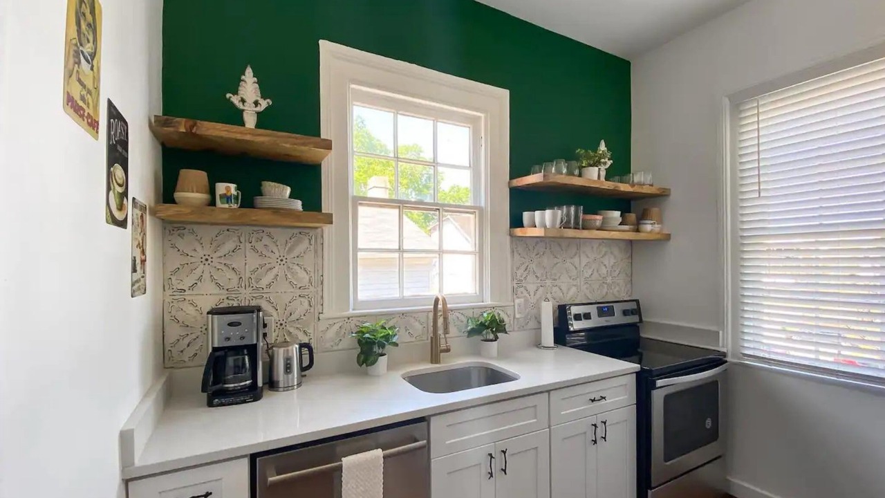 Photo of Kitchen in Savannah Victorian District
