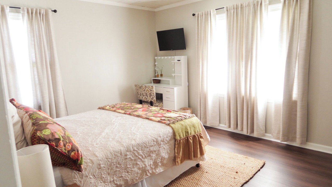 Photo of Bedroom in Lyons