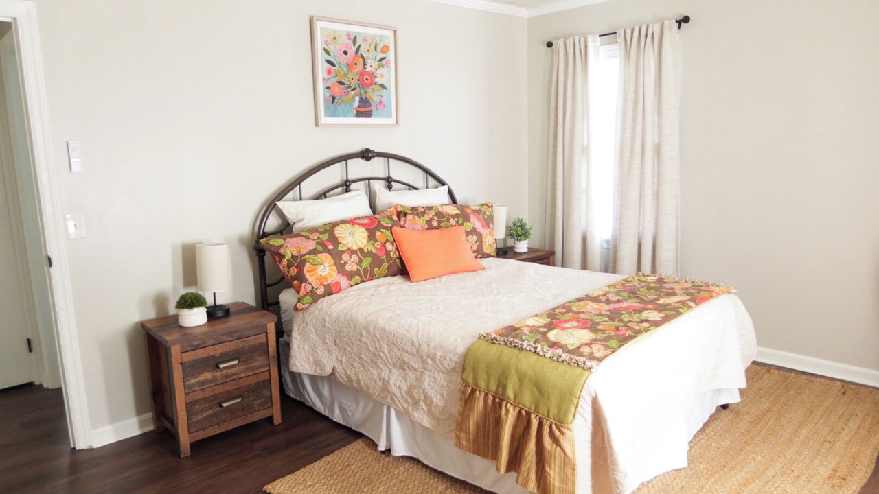 Photo of Bedroom in Lyons