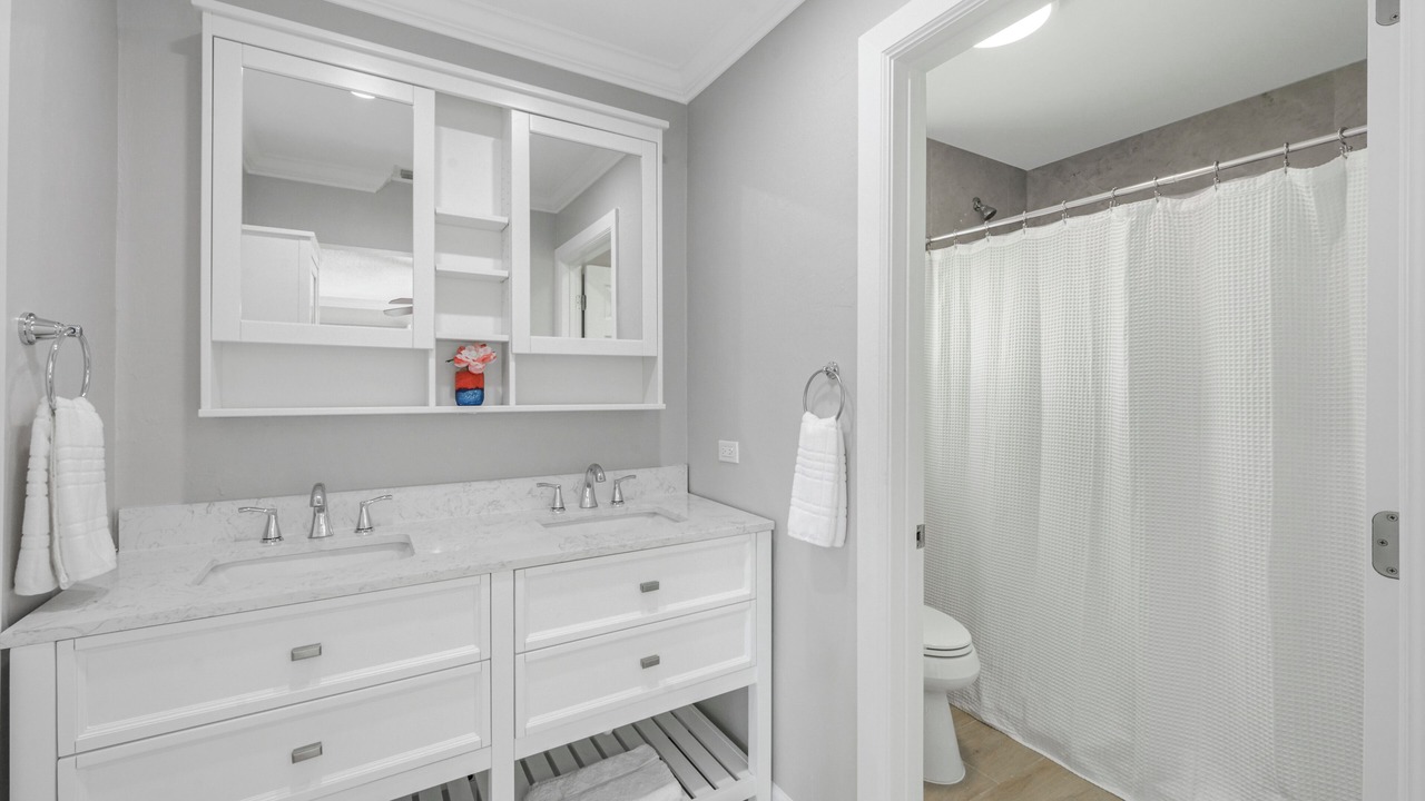 Photo of Bathroom in Isles of Capri
