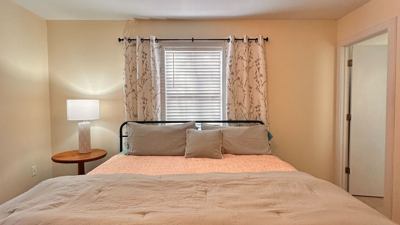 Photo of Bedroom in Lake Secession