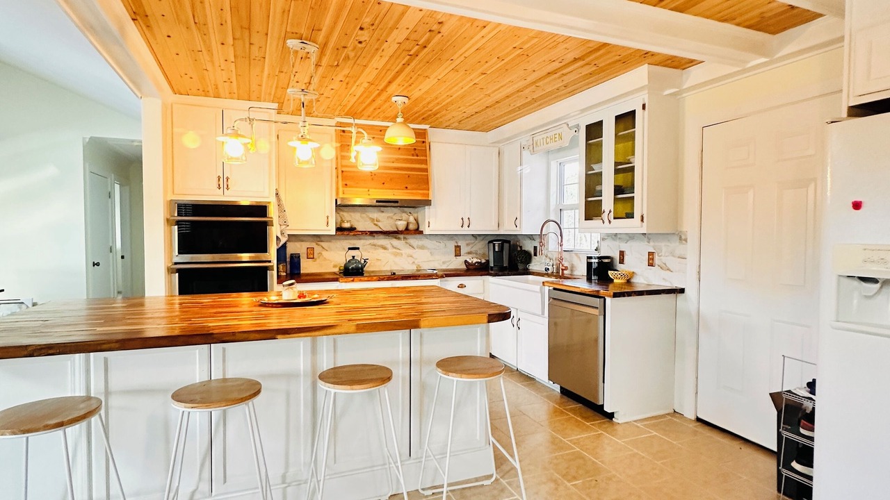 Photo of Kitchen in Lake Secession