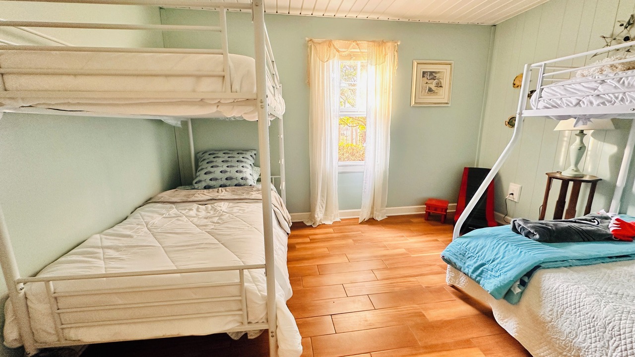 Photo of Bedroom in Lake Secession