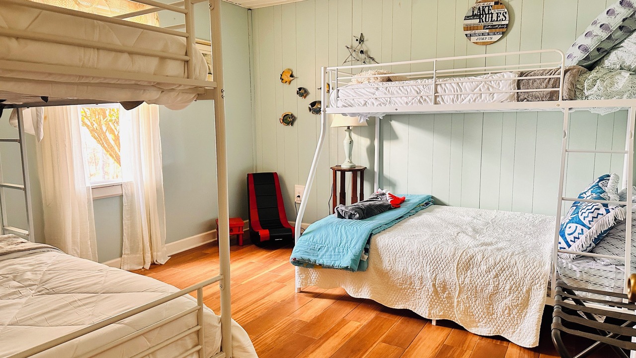 Photo of Bedroom in Lake Secession