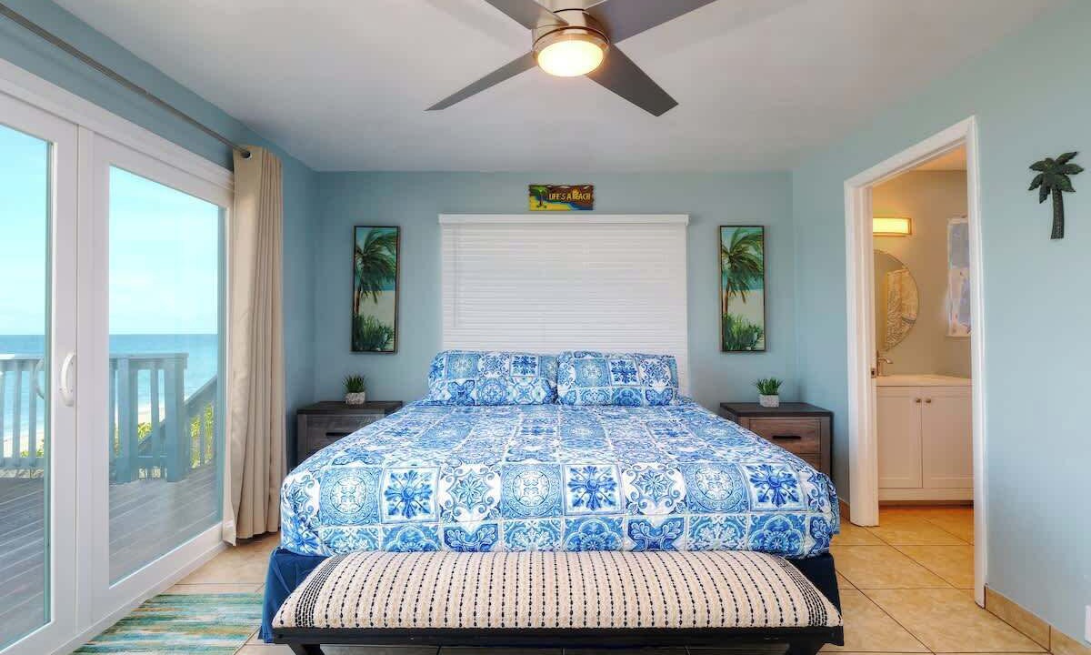 Photo of Bathroom in Floridana Beach