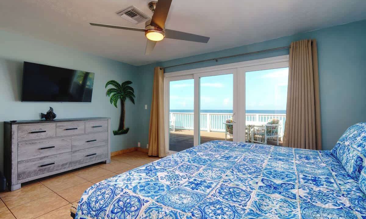 Photo of Bathroom in Floridana Beach