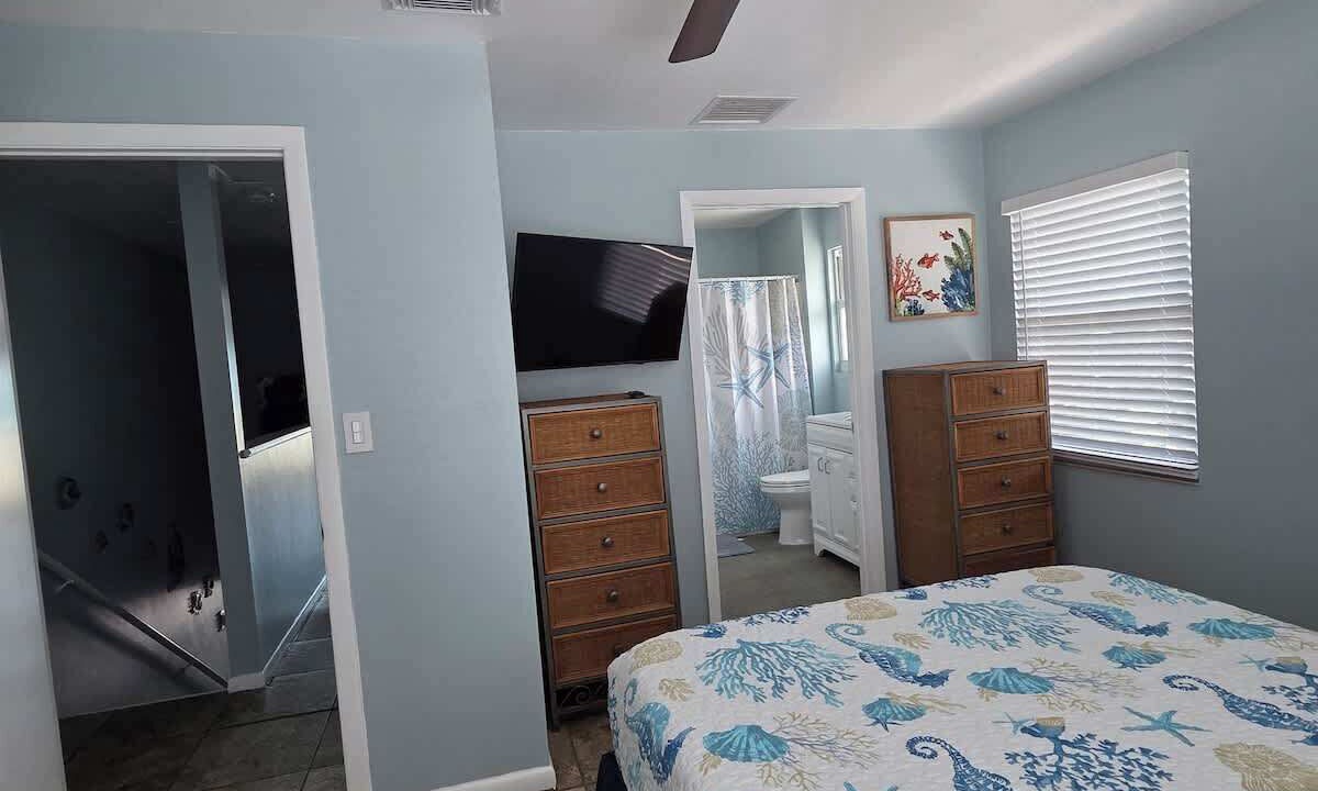 Photo of Bathroom in Floridana Beach