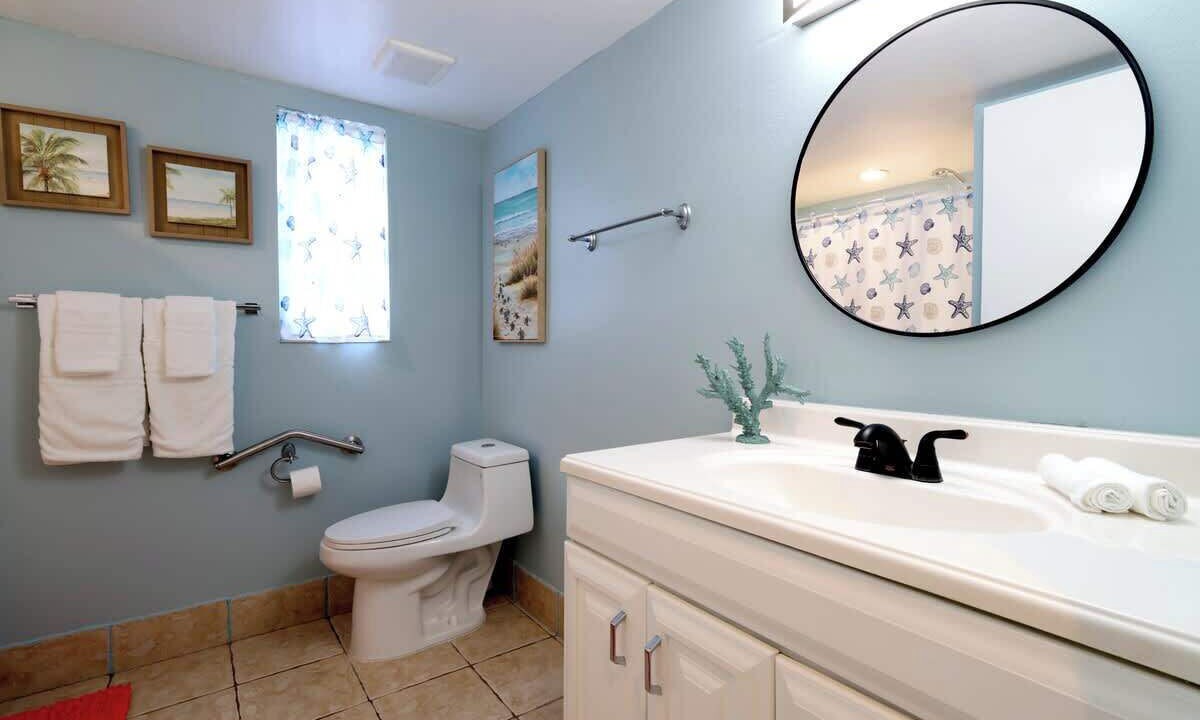 Photo of Bathroom in Floridana Beach