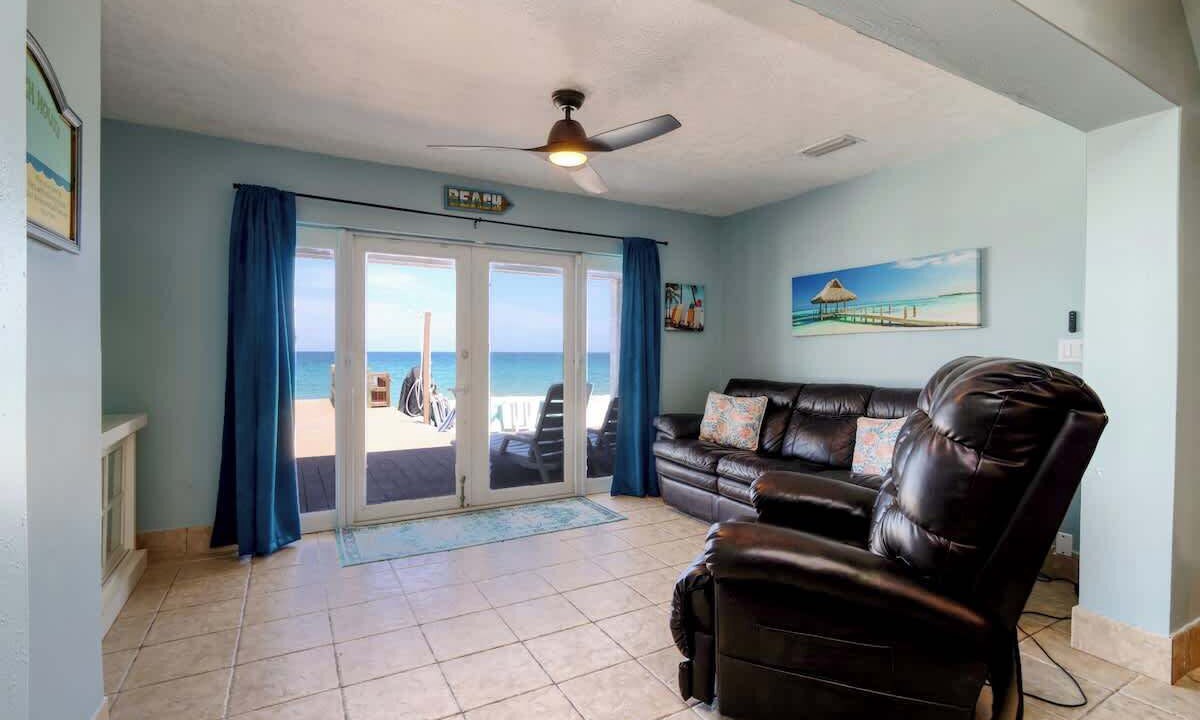 Photo of Bedroom in Floridana Beach