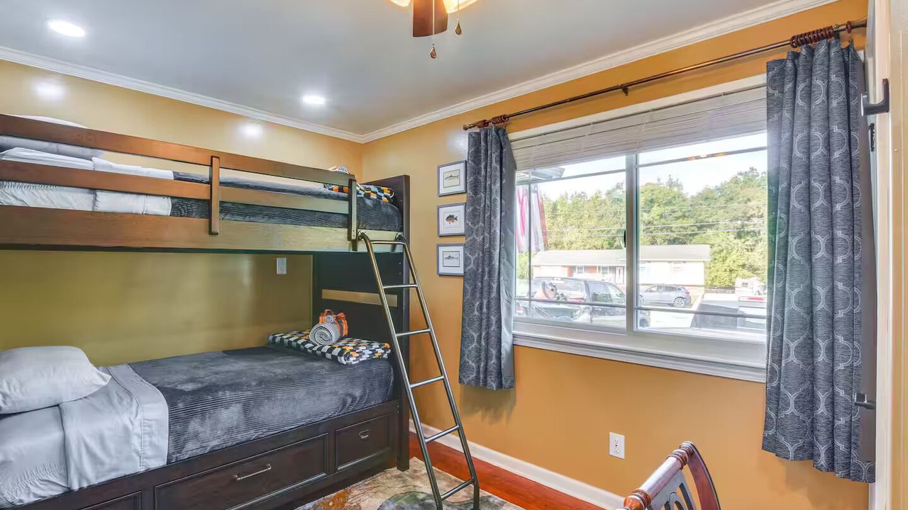 Photo of Bedroom in Pine Forest