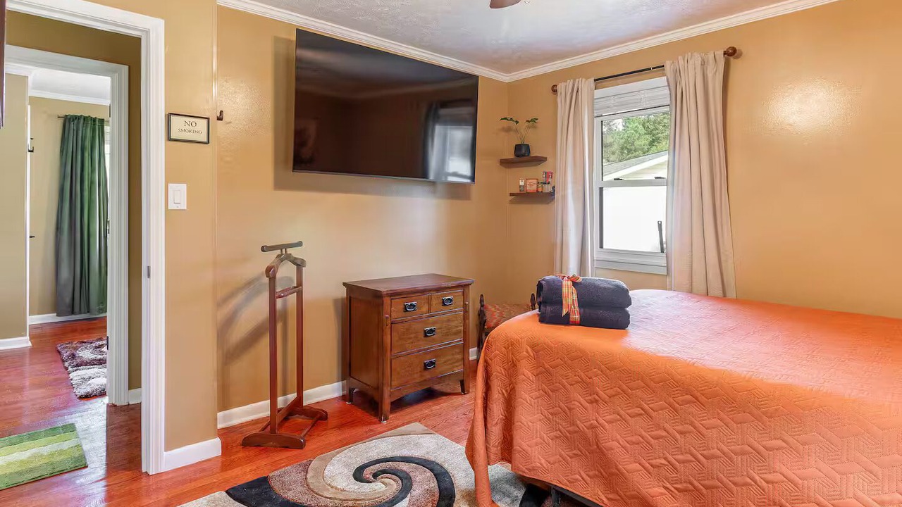 Photo of Bedroom in Pine Forest