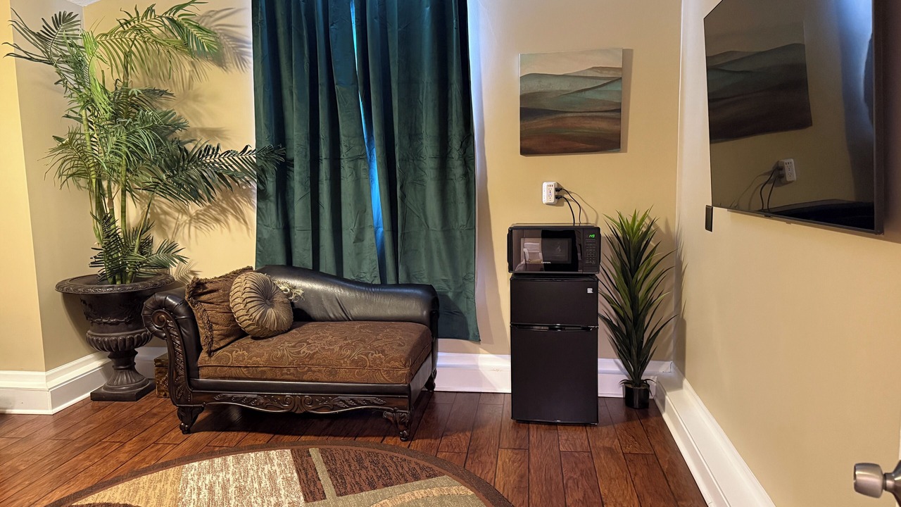 Photo of Livingroom in Westside