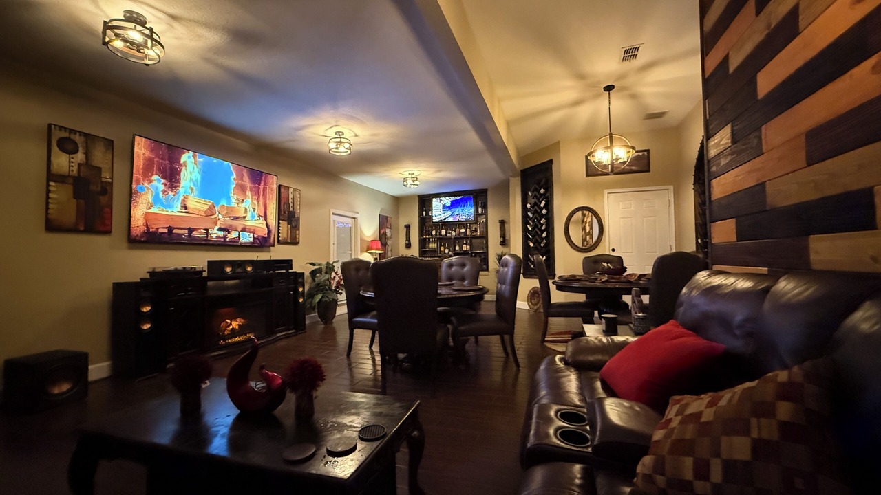 Photo of Livingroom in Westside
