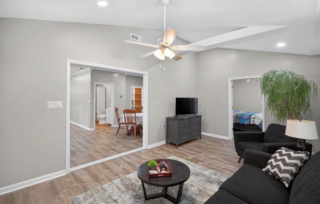 Photo of Livingroom in Townville