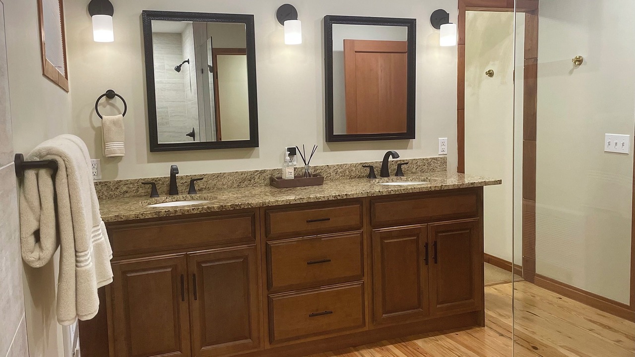Photo of Bathroom in Glenville