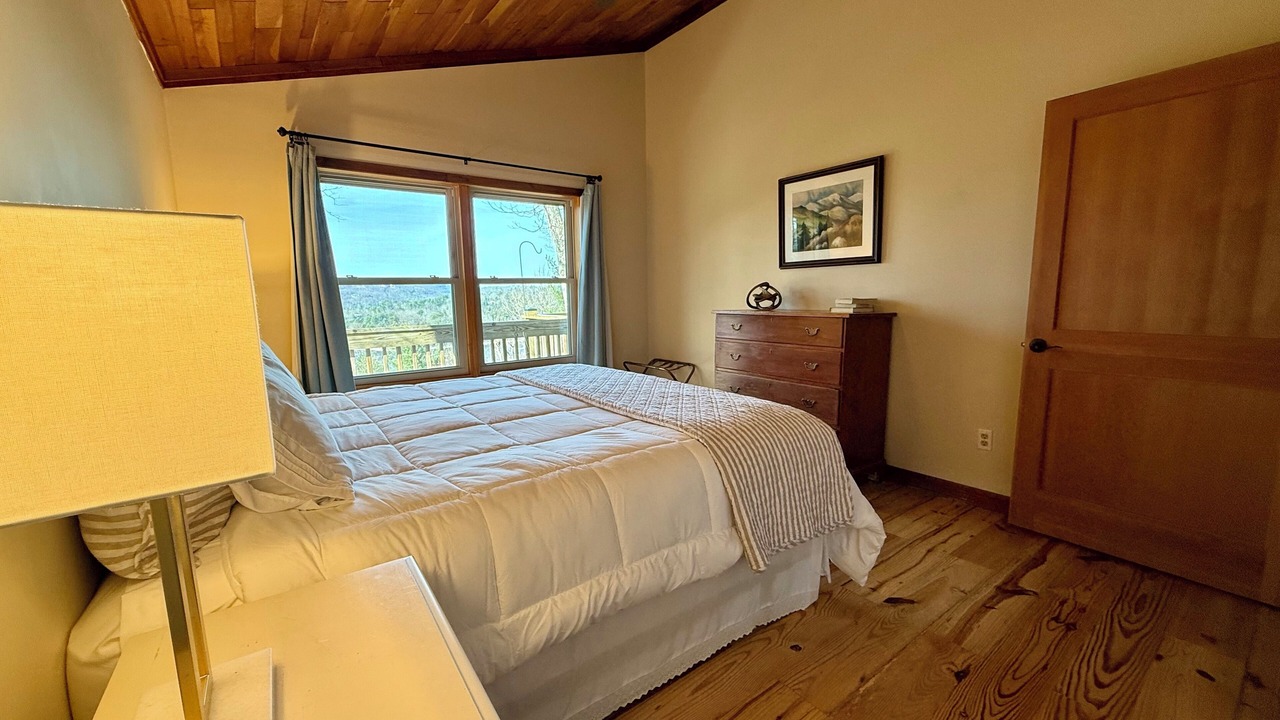 Photo of Bedroom in Glenville