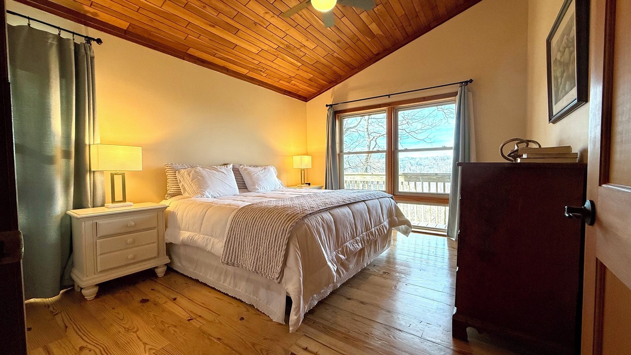 Photo of Bedroom in Glenville