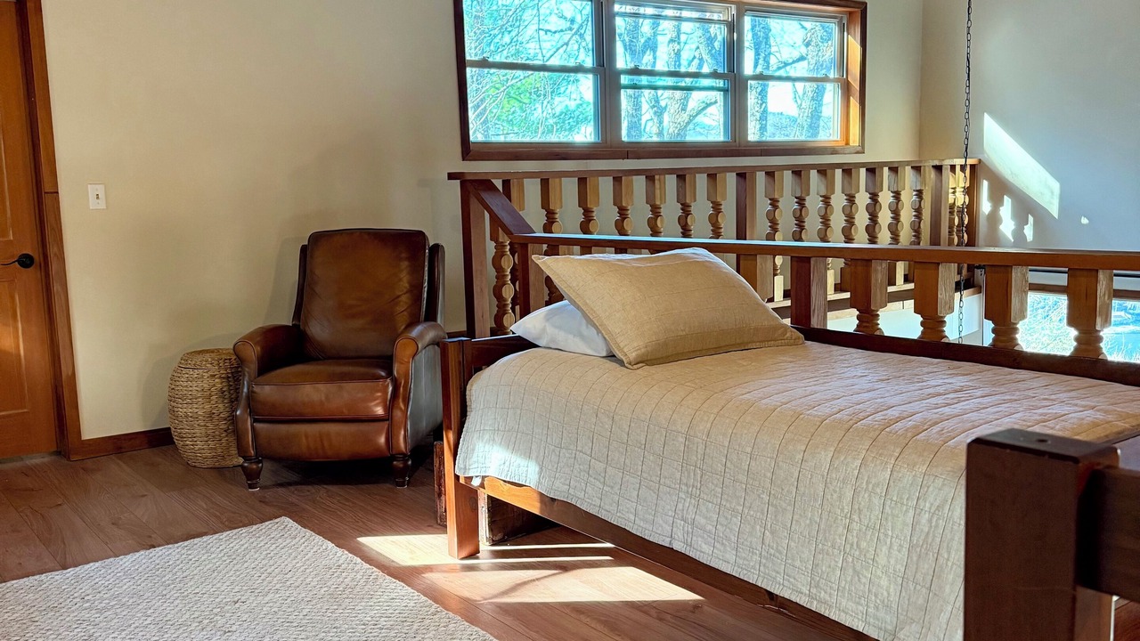 Photo of Bedroom in Glenville