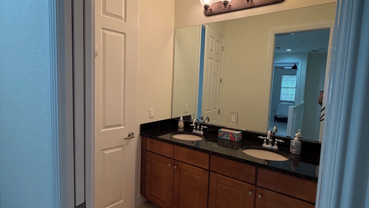 Photo of Bathroom in Ole