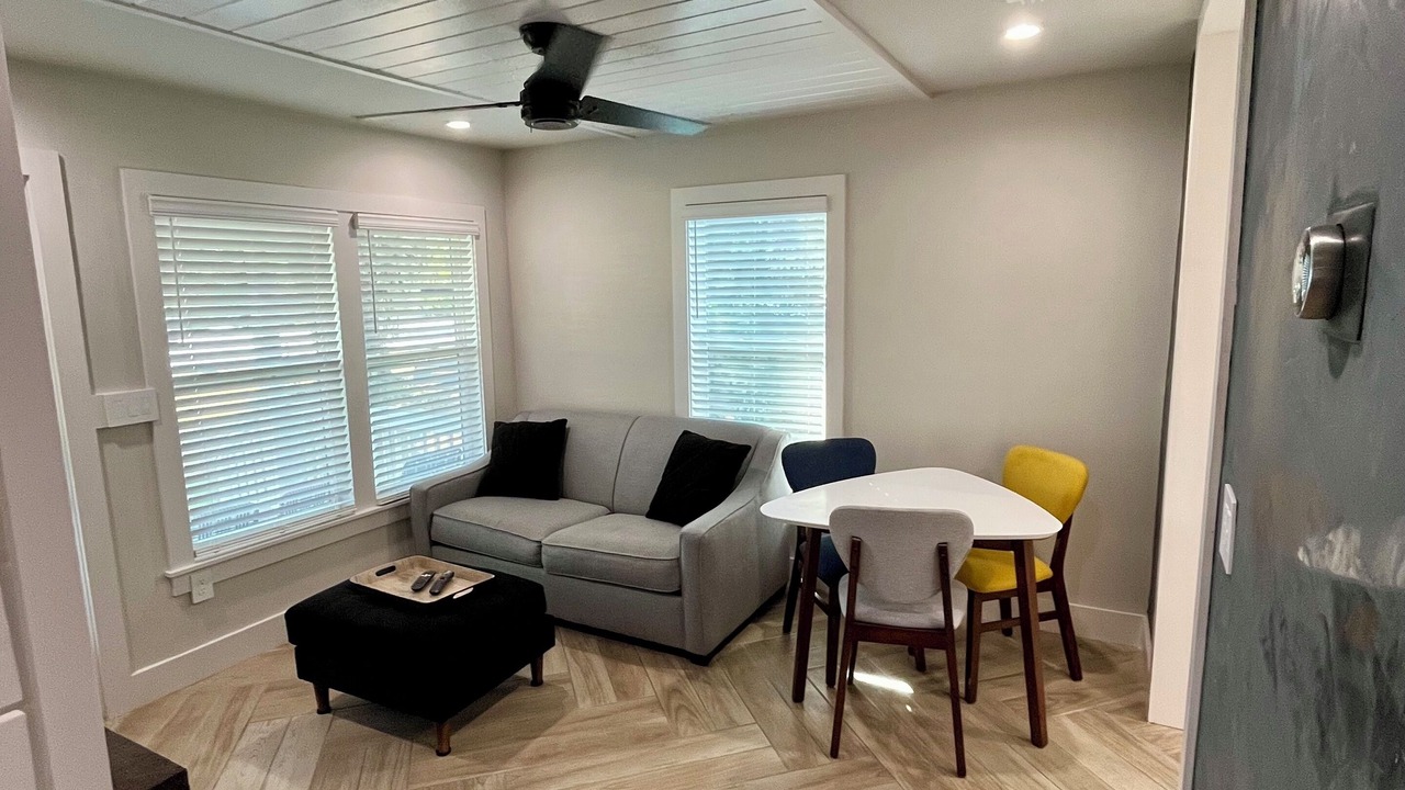 Photo of Livingroom in Walker's Island