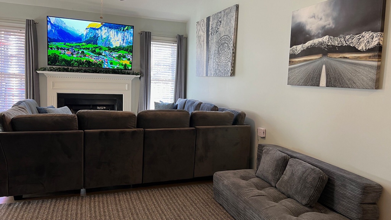 Photo of Livingroom in Northwest Raleigh