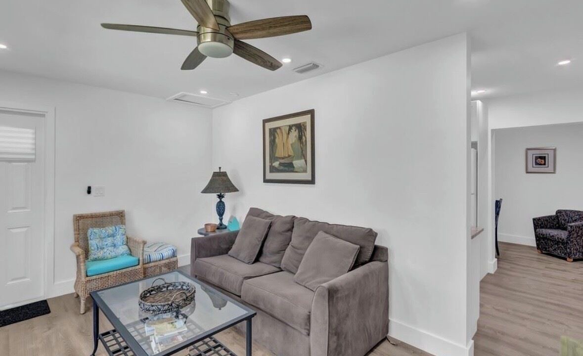 Photo of Livingroom in Central Beach