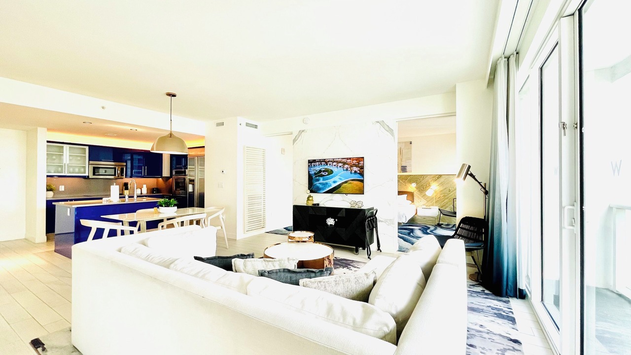 Photo of Livingroom in Central Beach