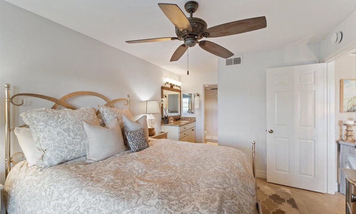 Photo of Bedroom in Hammock Bay