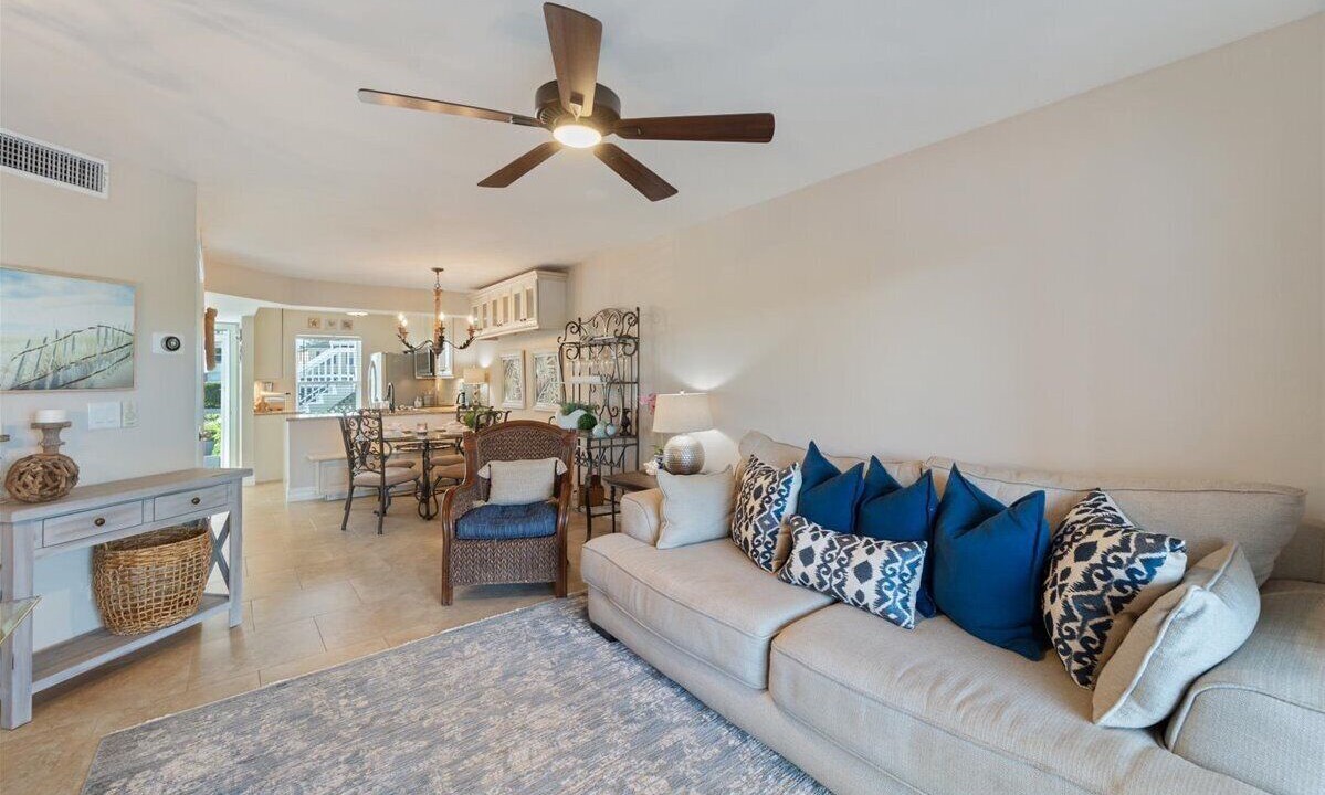 Photo of Livingroom in Hammock Bay