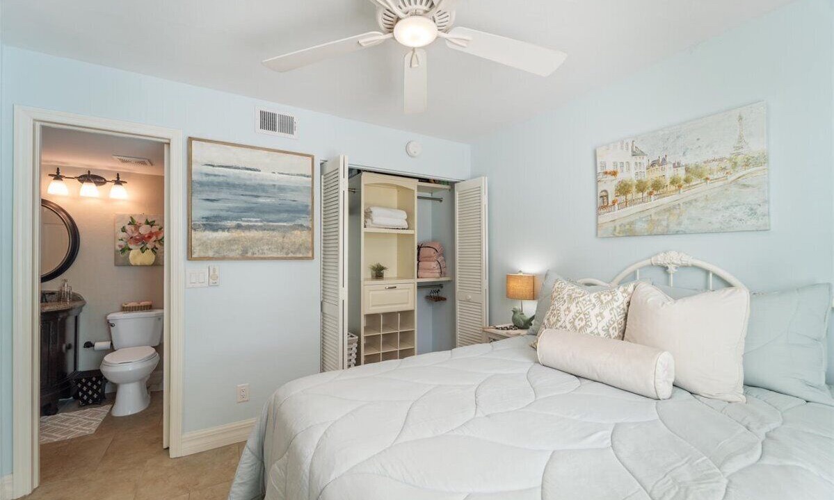 Photo of Bedroom in Hammock Bay