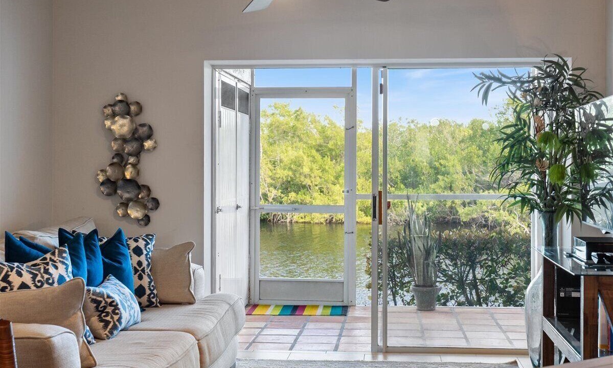 Photo of Livingroom in Hammock Bay
