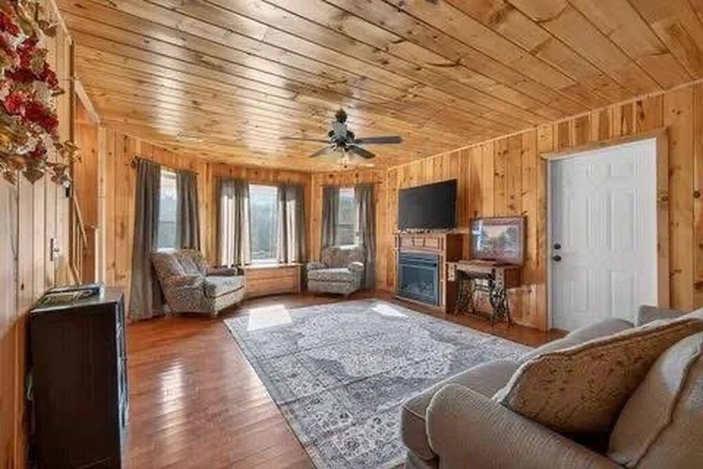 Photo of Livingroom in Kyle