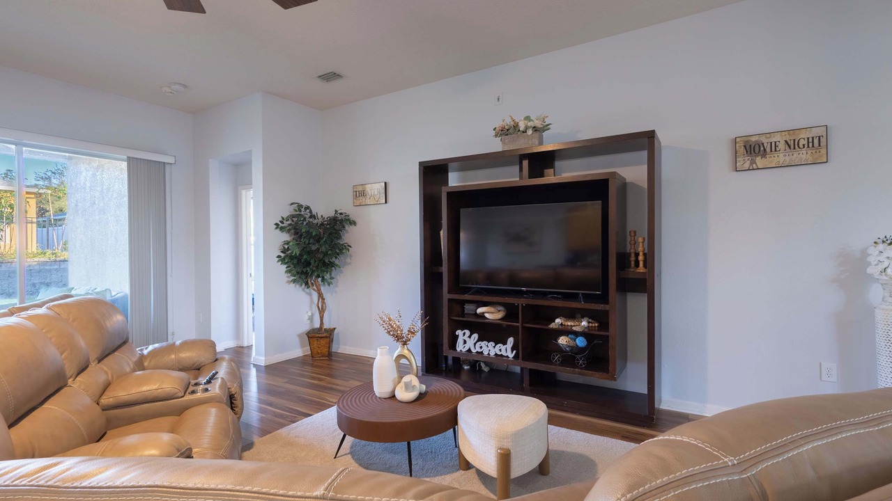 Photo of Livingroom in Seffner Community Alliance