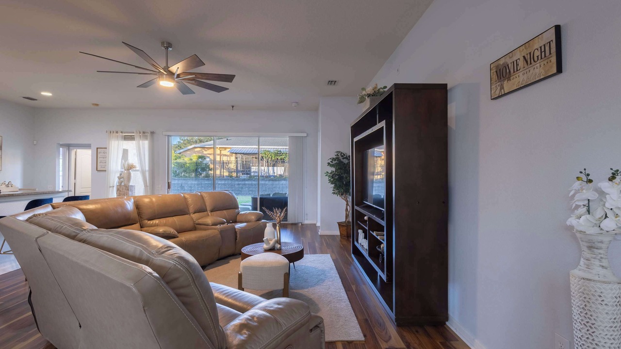 Photo of Livingroom in Seffner Community Alliance