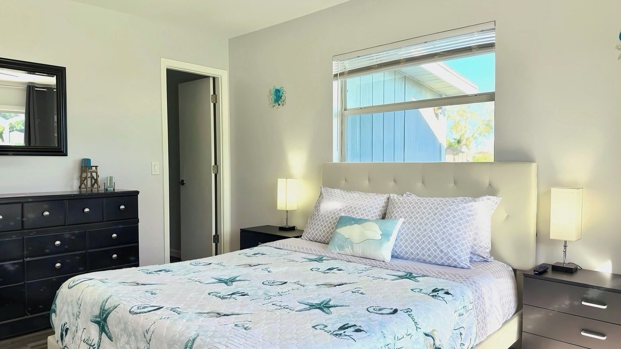 Photo of Bedroom in Venice Gardens