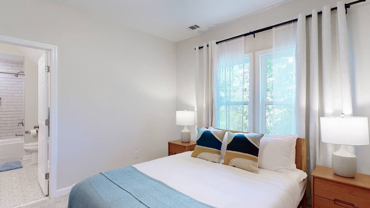 Photo of Bedroom in Midtown