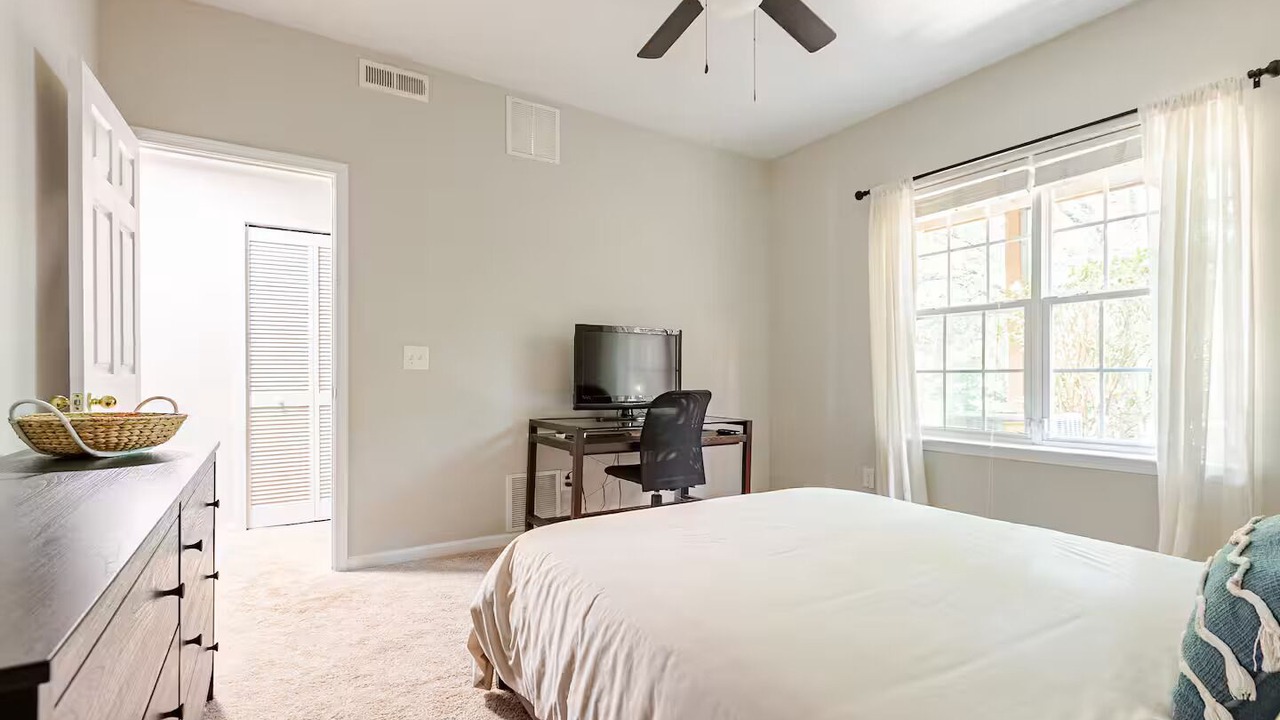 Photo of Bedroom in Long Lake