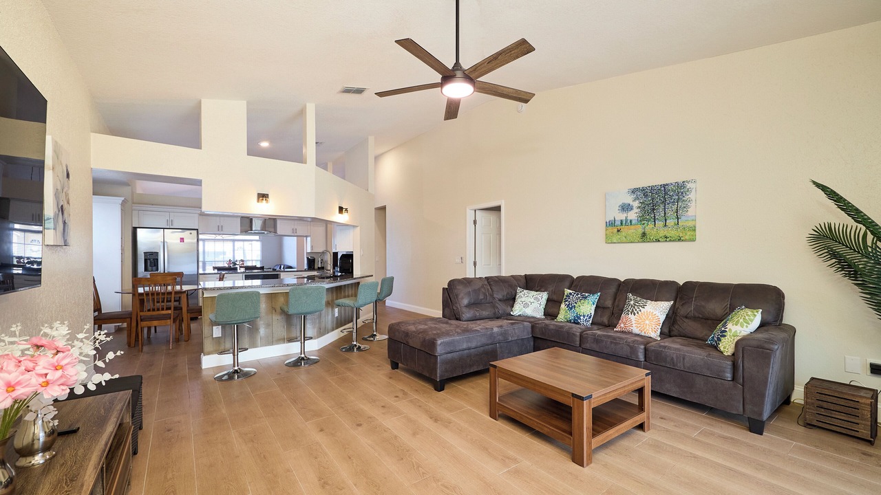 Photo of Livingroom in Valrico