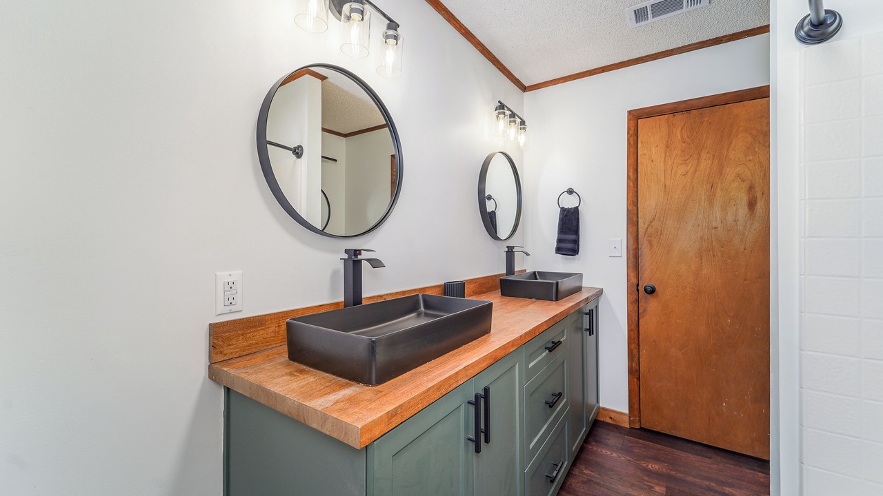 Photo of Bathroom in Blackshear