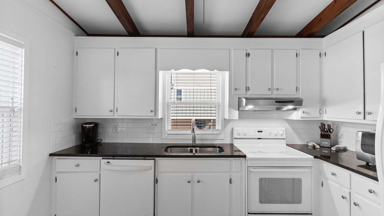Photo of Kitchen in Inlet Harbour