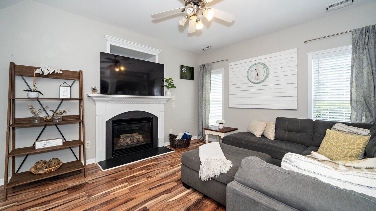 Photo of Livingroom in Northeast Raleigh