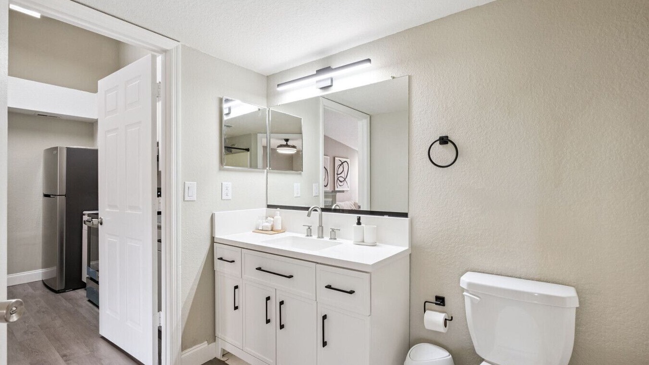 Photo of Bathroom in Park Central