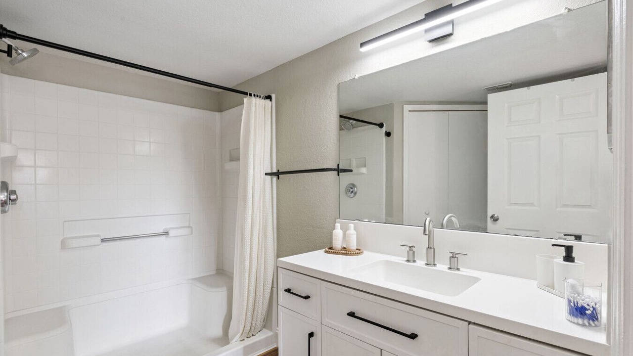 Photo of Bathroom in Park Central