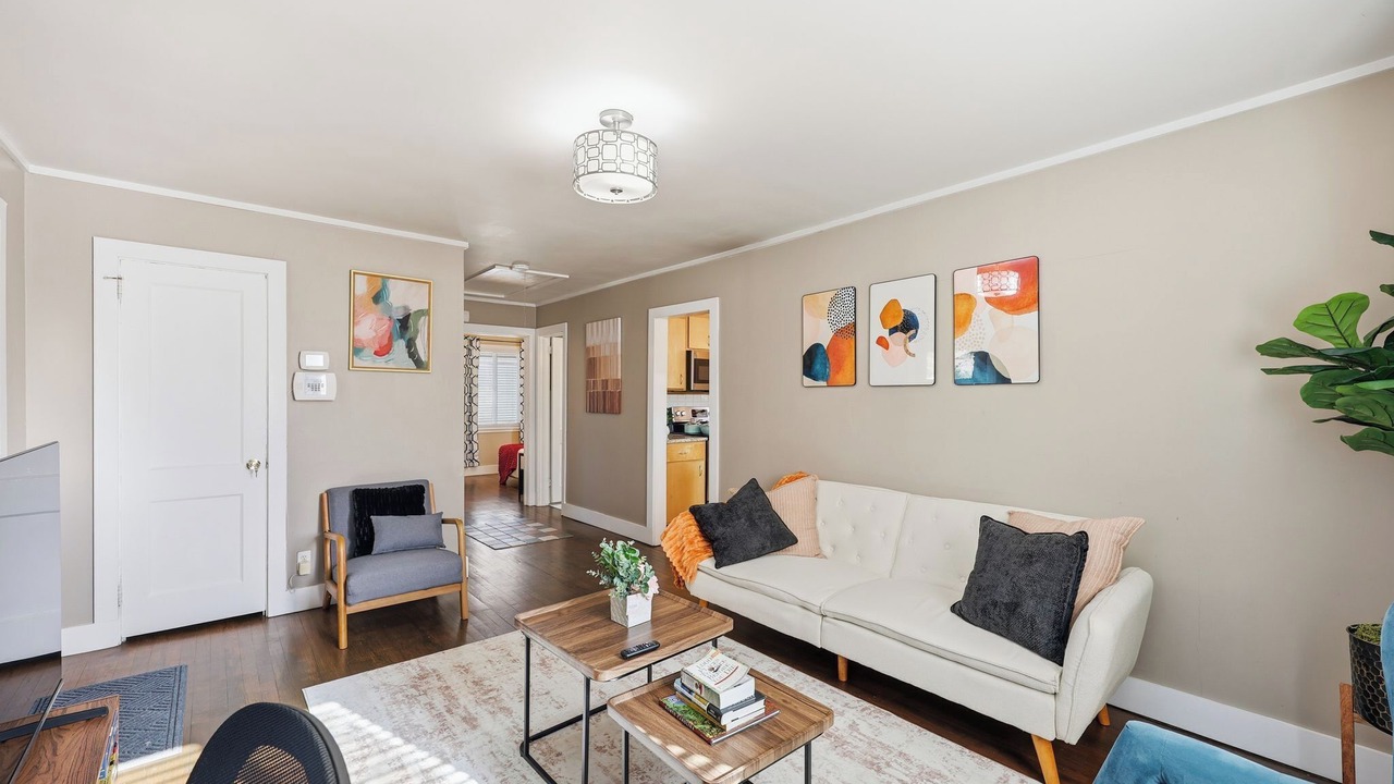 Photo of Livingroom in East Raleigh
