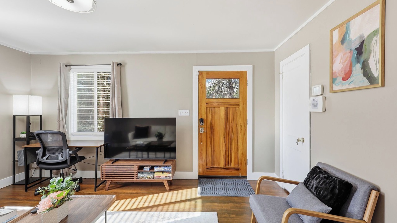 Photo of Livingroom in East Raleigh
