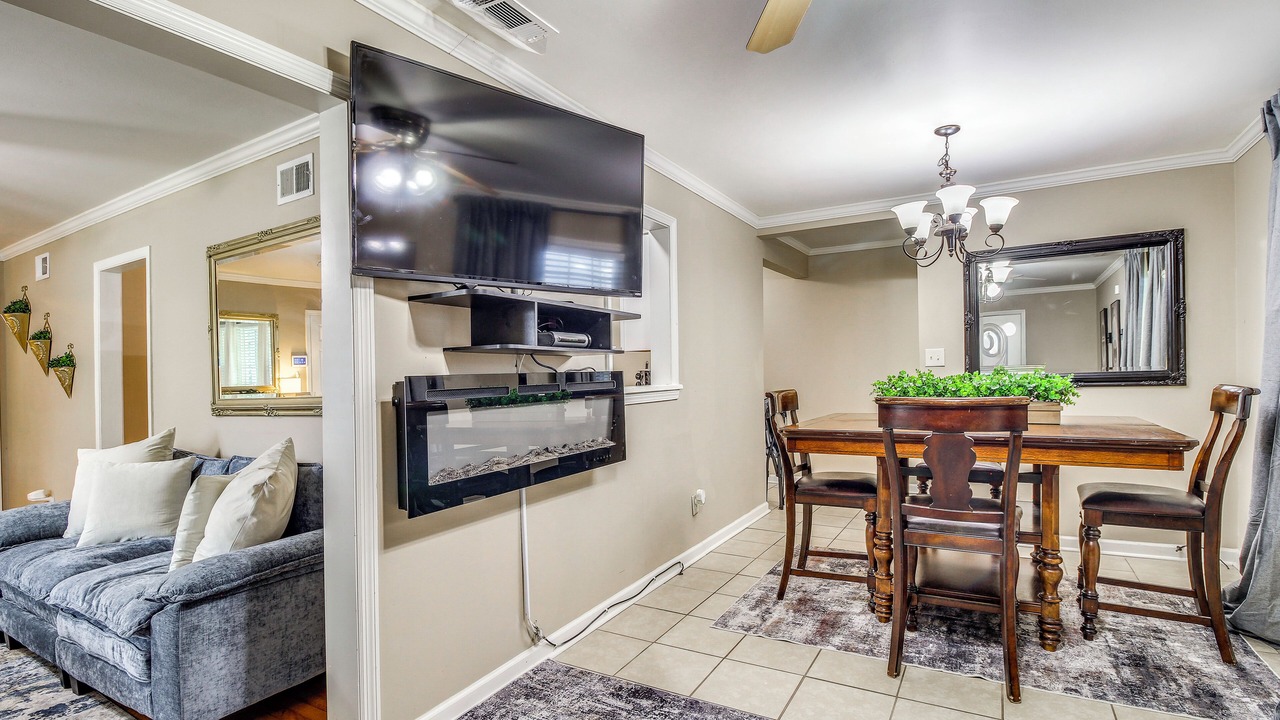 Photo of Livingroom in Midtown